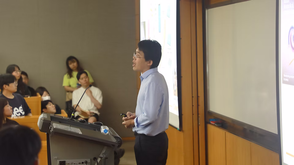 Meeting with Prof. Wei Gao from CALTECH