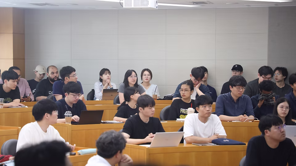 Meeting with Prof. Wei Gao from CALTECH