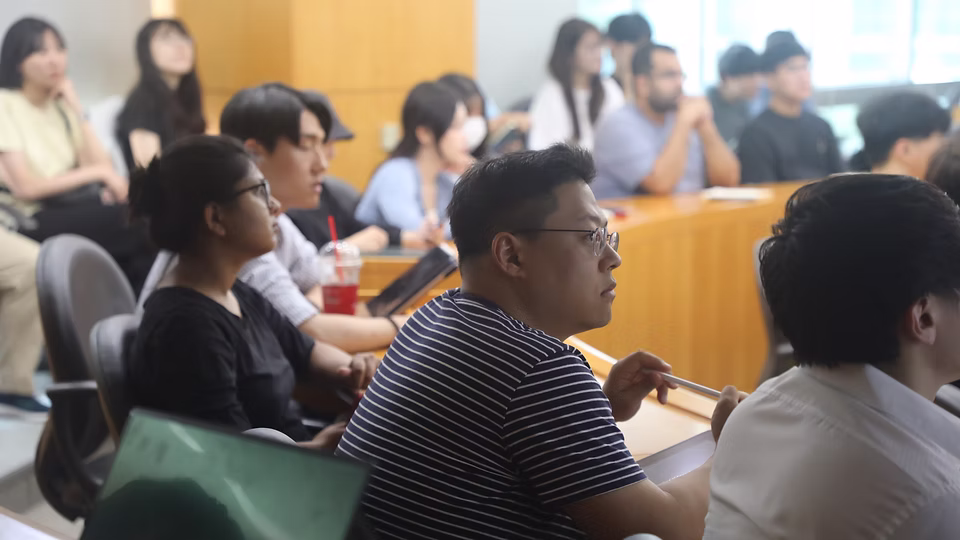 Meeting with Prof. Wei Gao from CALTECH